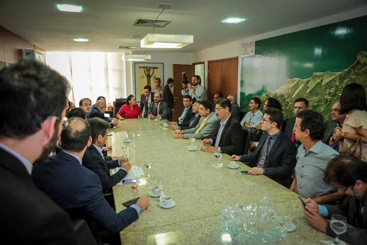 Governo apresenta medidas de equilíbrio fiscal a poderes e Banco Mundial