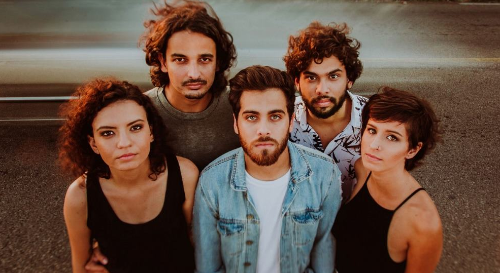 ‘Te Encontro na Música’ traz show gratuito do Plutão Já Foi Planeta nesta sábado
