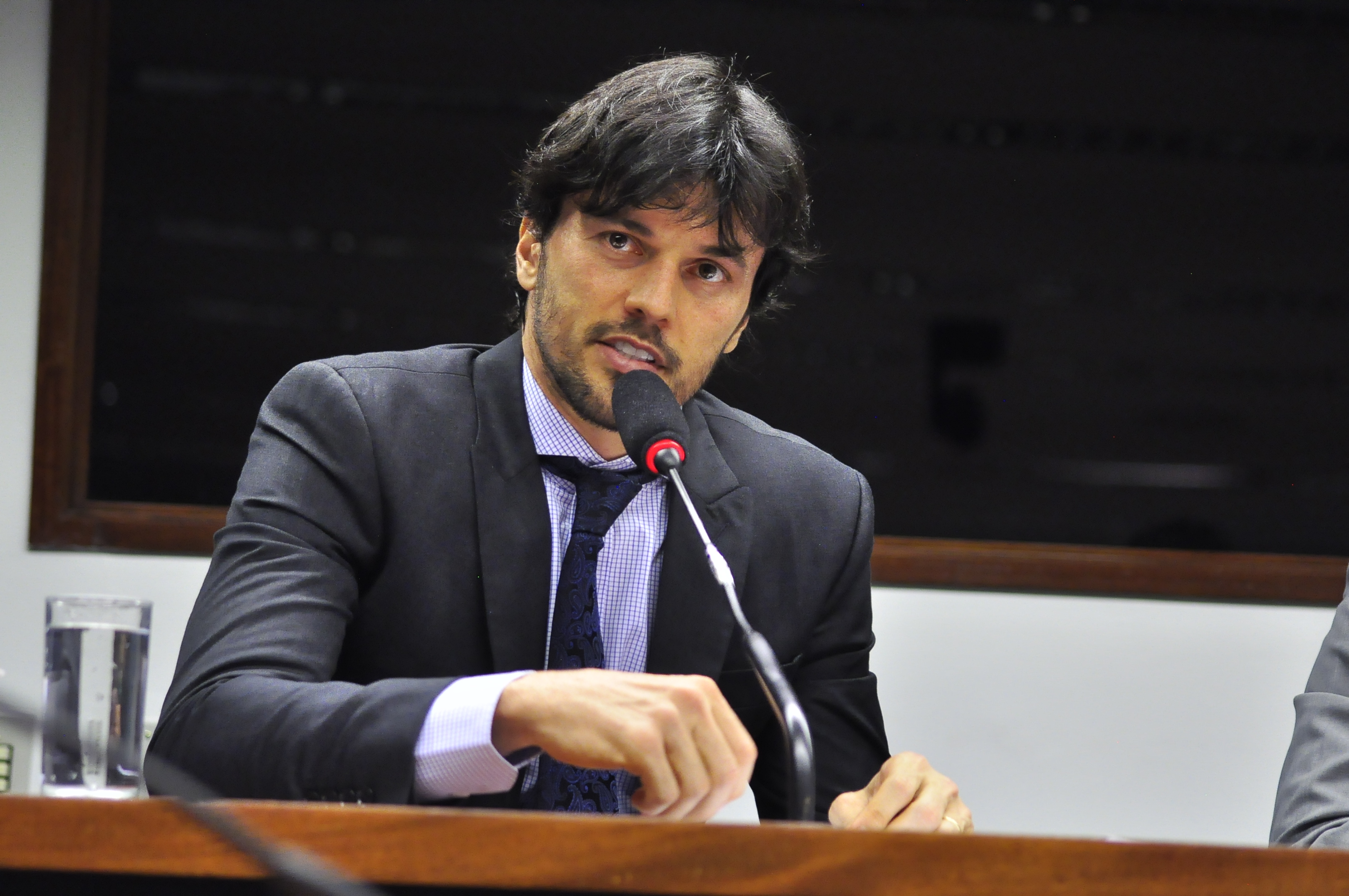 Fábio Faria lança web cartilhas com legislação sobre crianças, idosos e mulheres