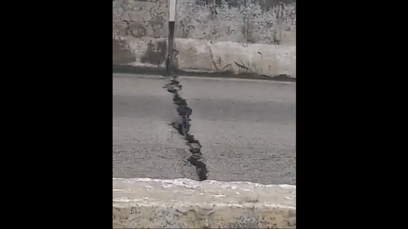 [VÍDEO] Fenda se abre no viaduto do Igapó e assusta motoristas