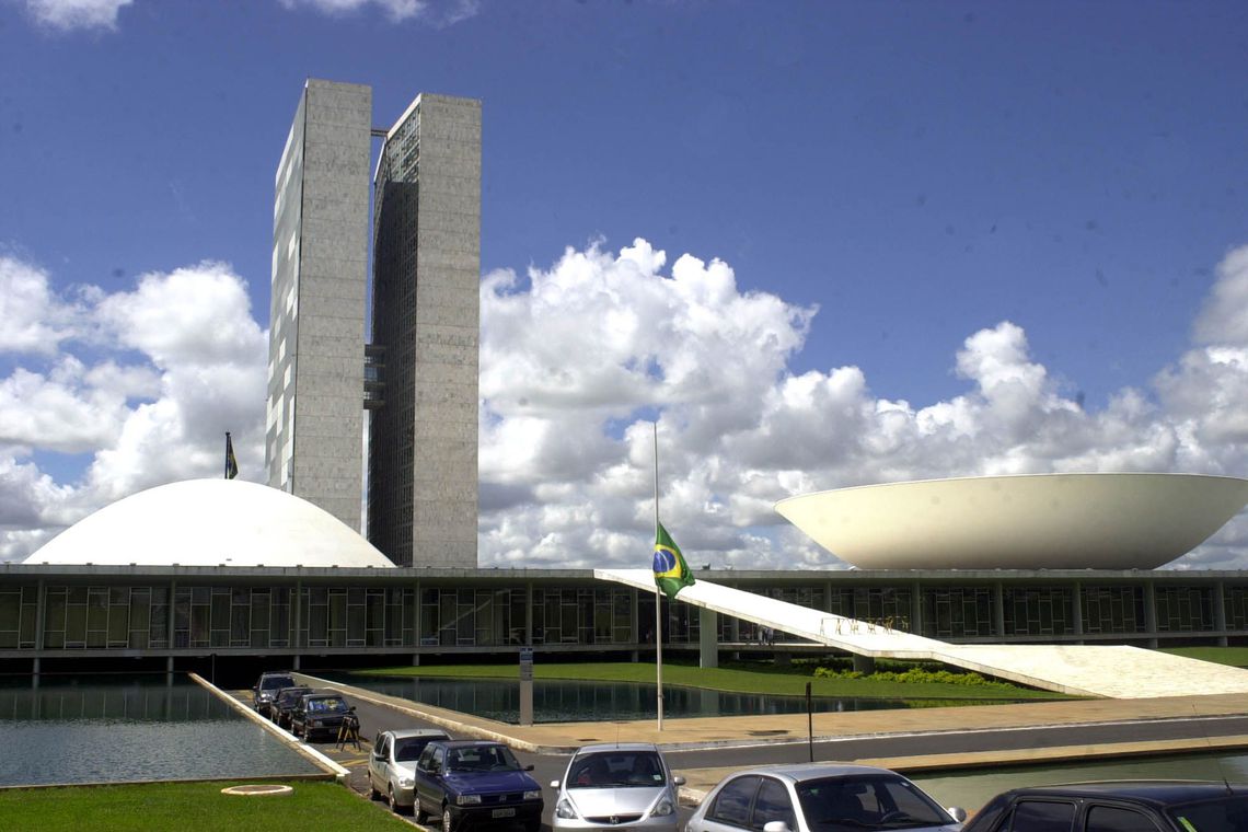Senadores e deputados federais entram em recesso sem votar LDO