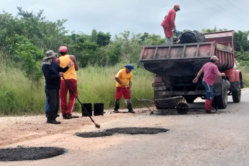 DER recupera RN-269 entre Canguaretama e Pedro Velho a pedido de Ezequiel