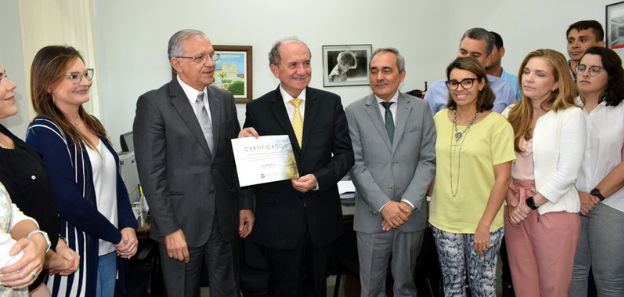 Precatórios: TJRN realiza entrega de selo de bom pagador a 34 entes públicos