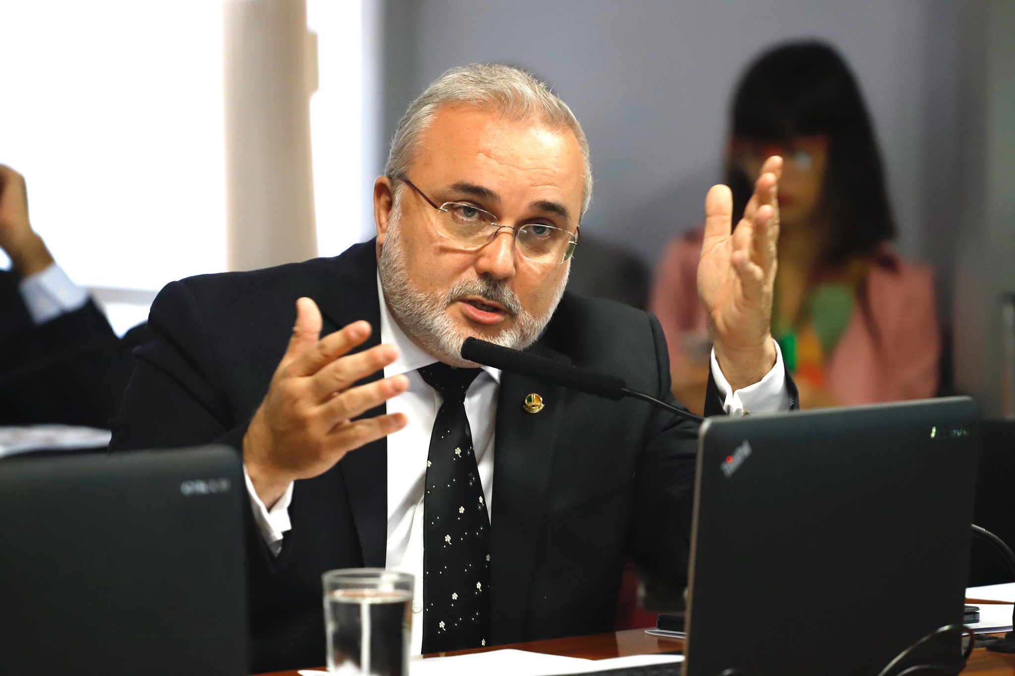 (VÍDEO) Antes de fala de Bolsonaro, Jean Paul 'adivinhou' sobre trato desigual
