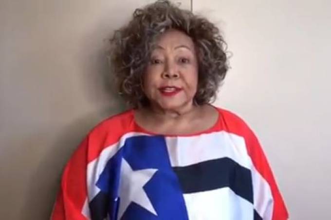(VÍDEO) Alcione exige respeito de Bolsonaro: “Comece a nos respeitar”