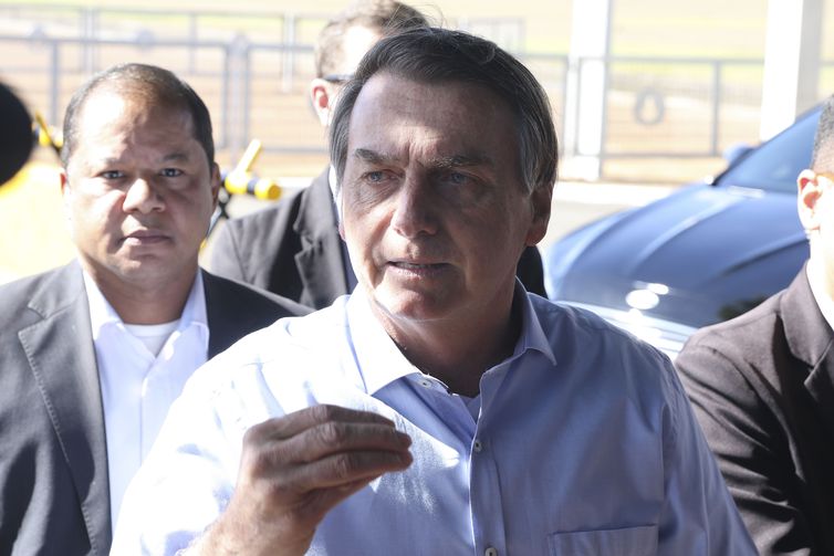 Bolsonaro afirma que não vai propor fim da multa de 40% do FGTS