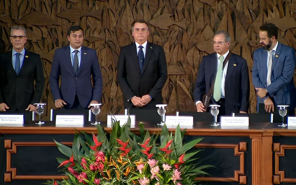 'Não vão encontrar nada que comprometa, perderam tempo comigo', diz Bolsonaro