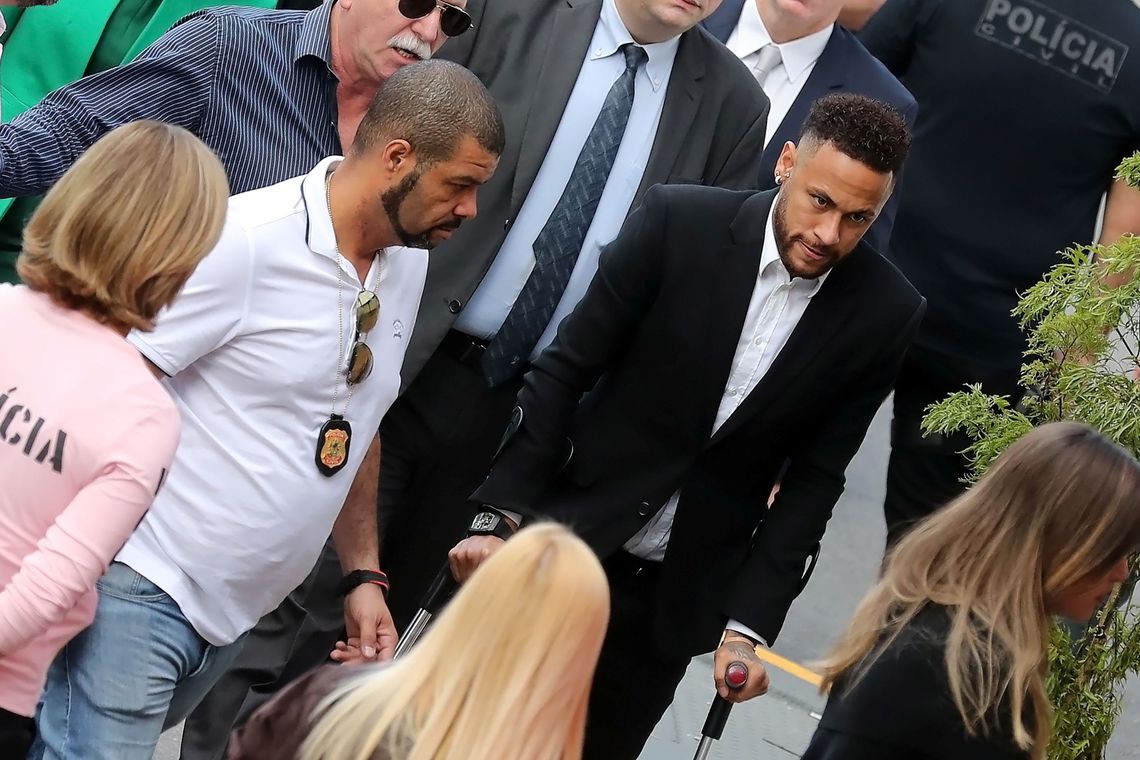 Delegada encerra investigações sobre acusações de estupro e agressão de Neymar