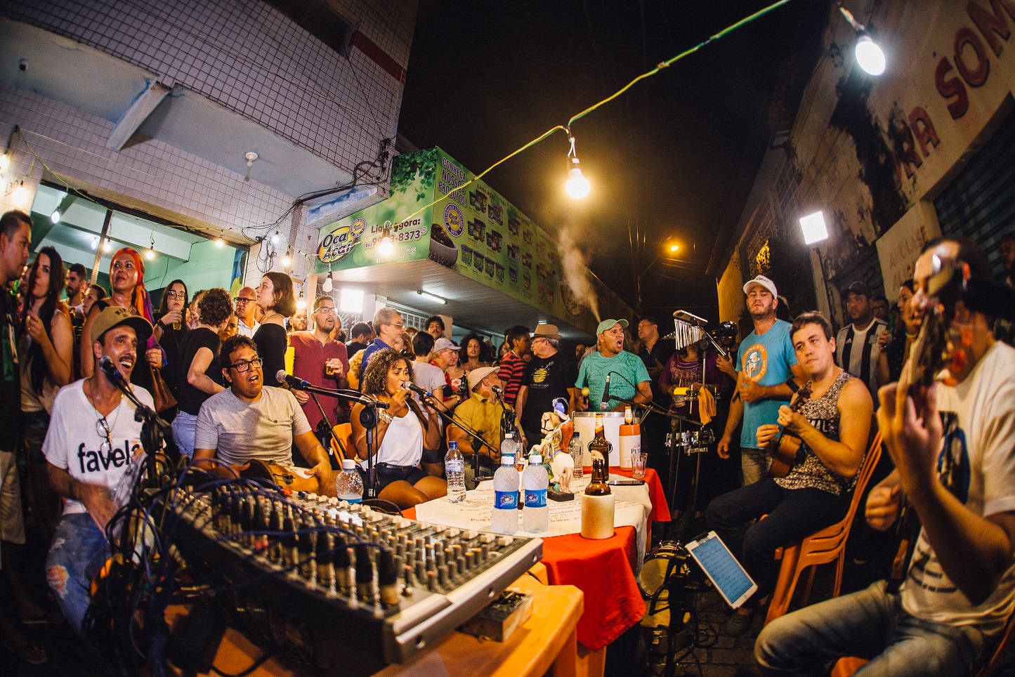 Quinta é dia de samba no Som Sem Plugs com a banda Batuque de Um Povo