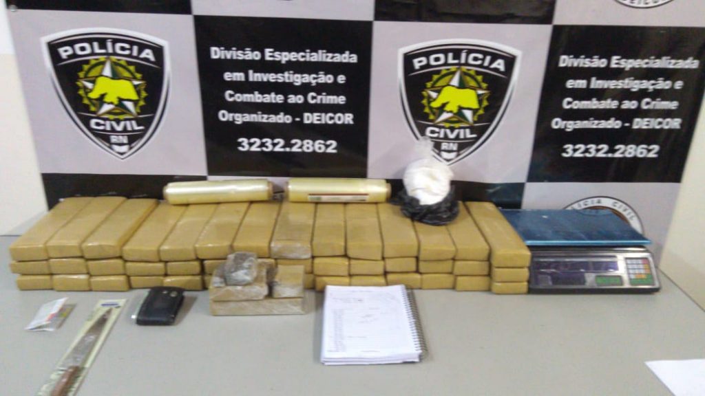 Polícia apreende mais de 50 kg de drogas em Parnamirim e prende suspeito
