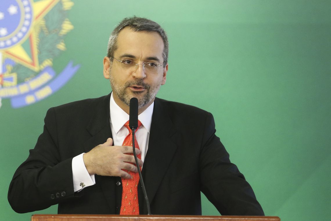 MPF do RN quer manter ministro da Educação como réu em ação por danos morais