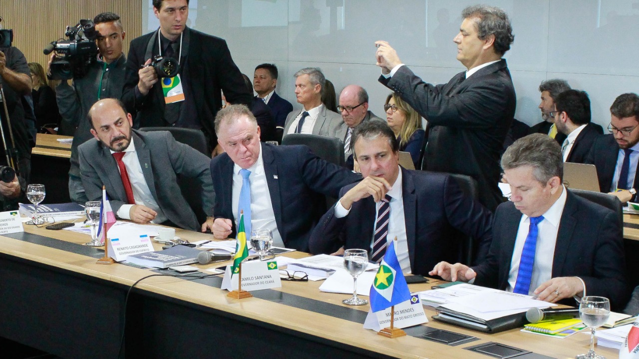 Previdência: Fátima falta reunião com governadores; vice dá aval para incluir RN