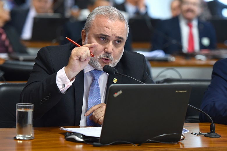 Jean diz que já assinou PEC contra nepotismo semelhante a proposta de Styvenson