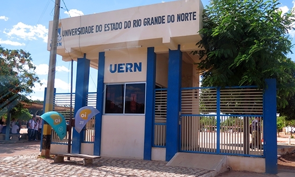 Educação: Governo Fátima Bezerra corta R$ 300 mil por mês da UERN