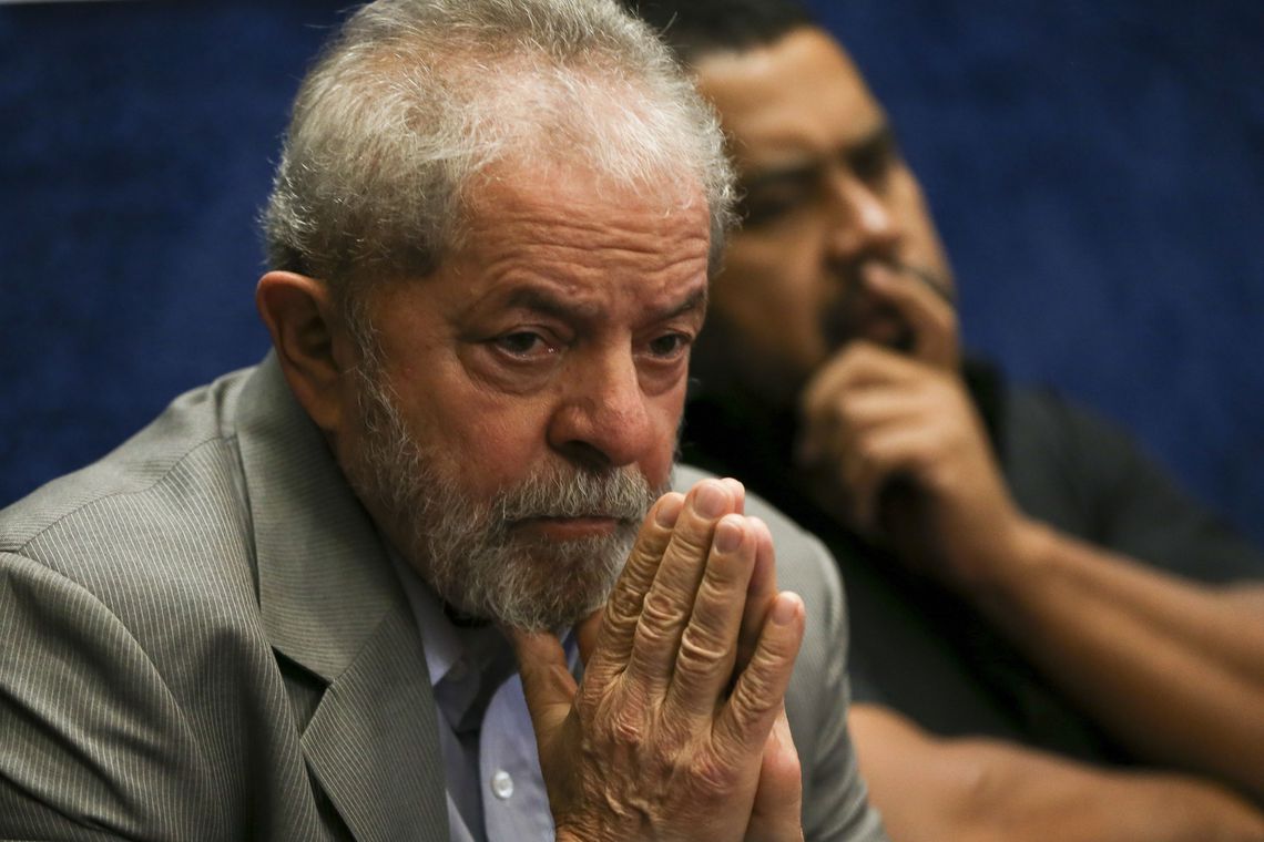 Lula informa aos advogados que não quer ir para o regime semiaberto