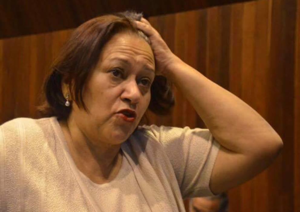 Deputado questiona histórico de Fátima: 'Alguém tem foto dela dando aula?'