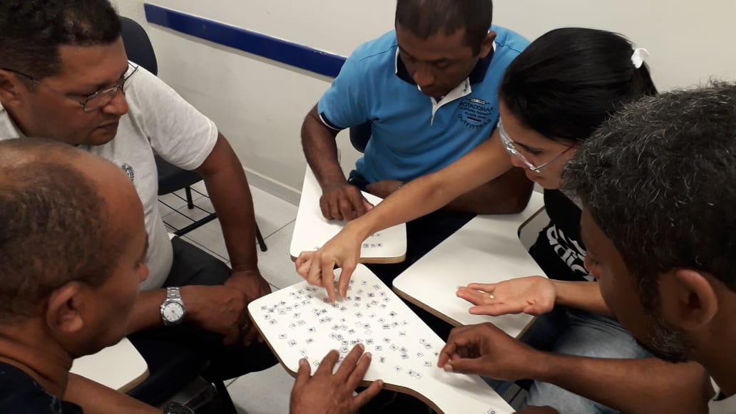 Estácio inicia aulas do Projeto de Alfabetização e Letramento de Jovens e Adulto