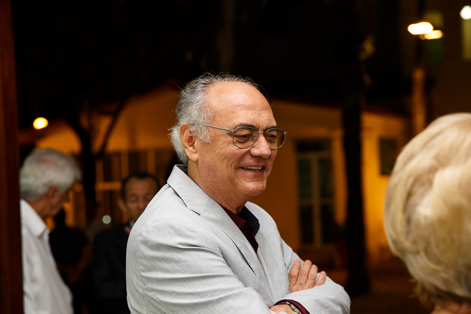 Escritor natalense lança seu novo livro "O tempo de tudo"