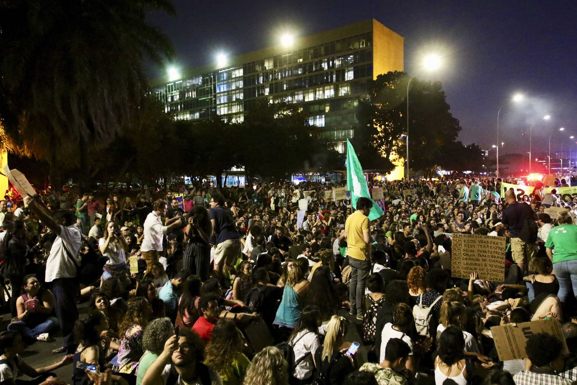 Manifestantes vão às ruas em defesa da Amazônia