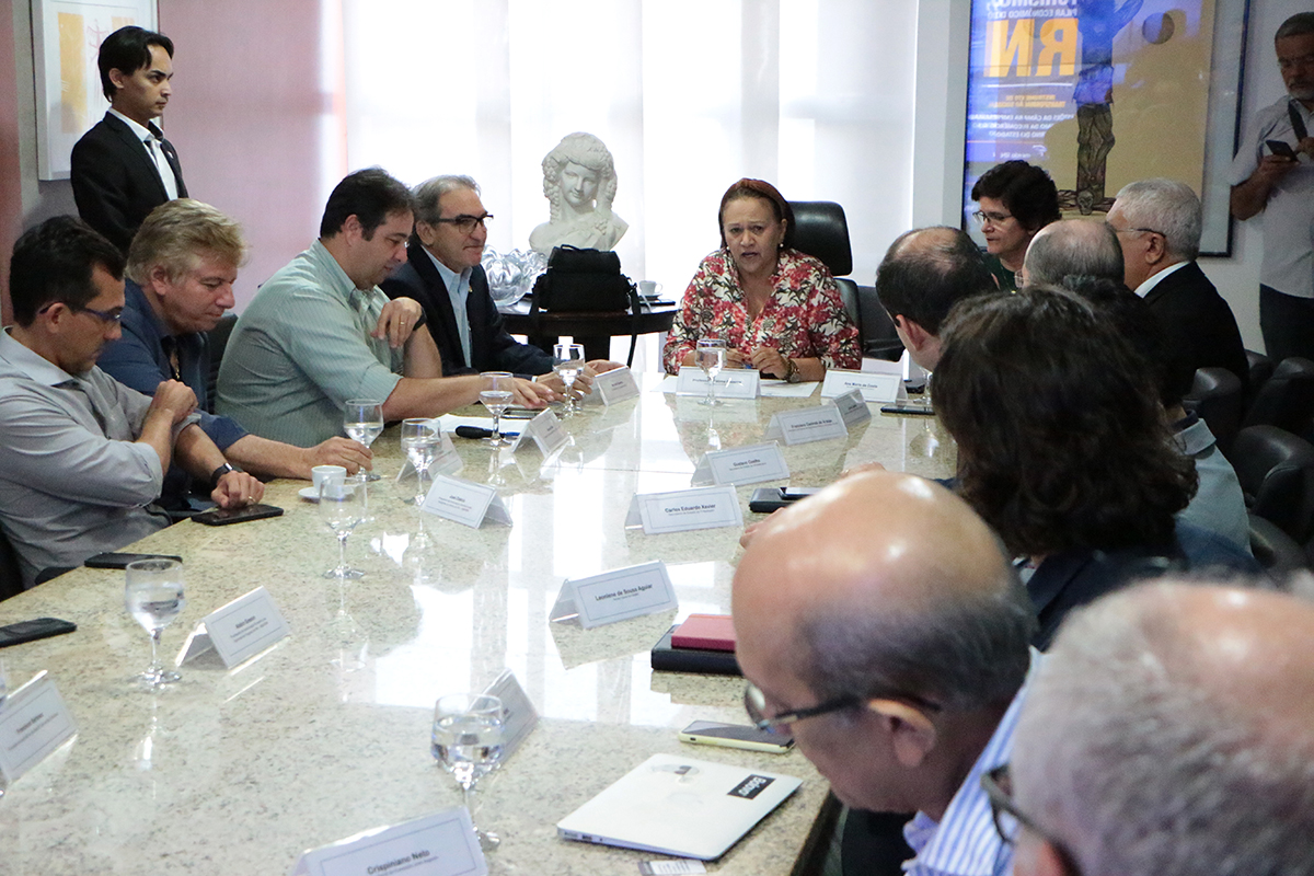 Fátima recebe propostas da Fecomércio e diz querer "alavancar o turismo no RN"
