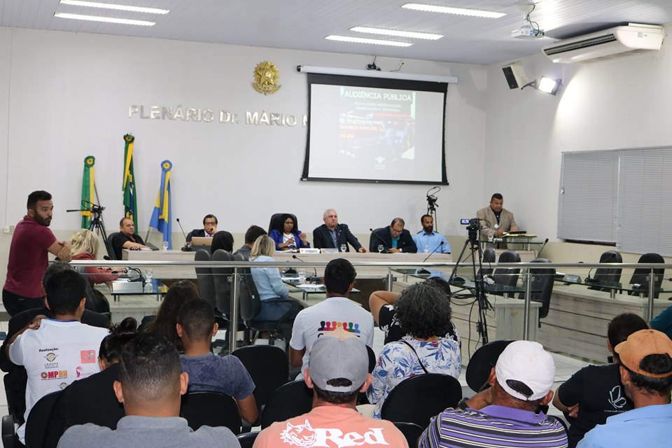 Câmara debate junto aos feirantes padronização das feiras em Parnamirim