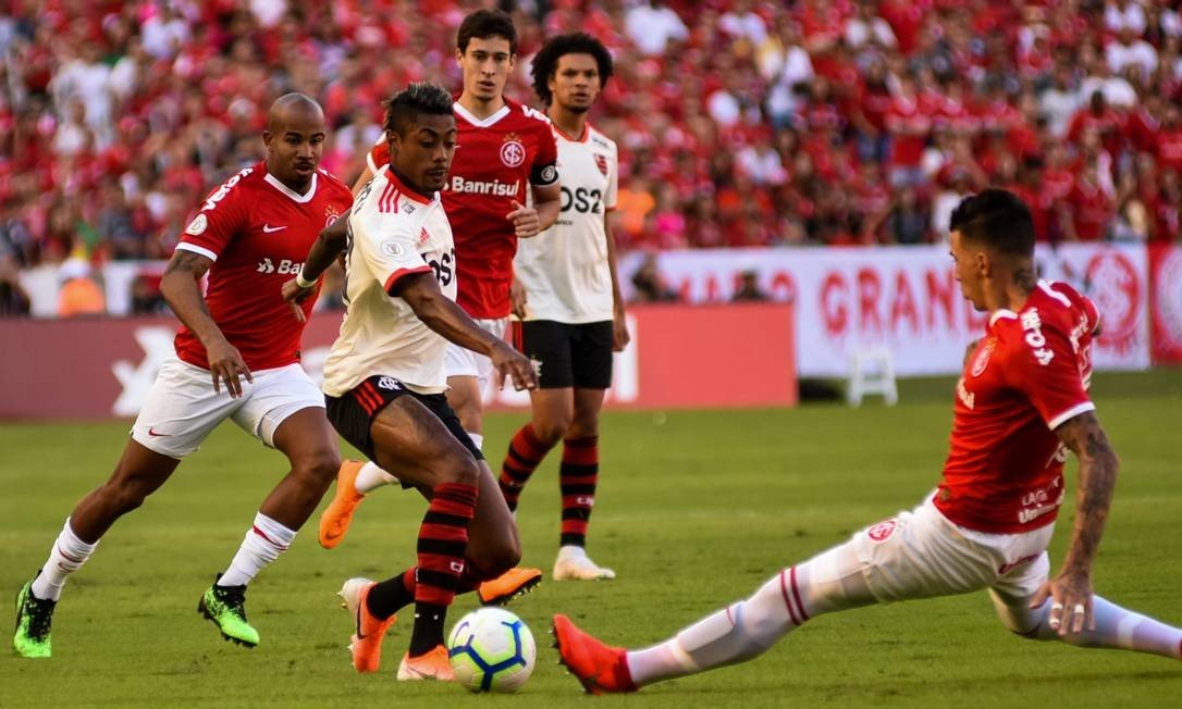 Inter e Flamengo decidem quem vai pegar Grêmio na semifinal da Libertadores