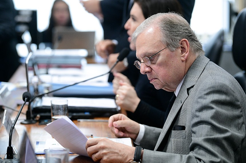 Relatório à PEC da Previdência é lido na CCJ; votação será 4 de setembro