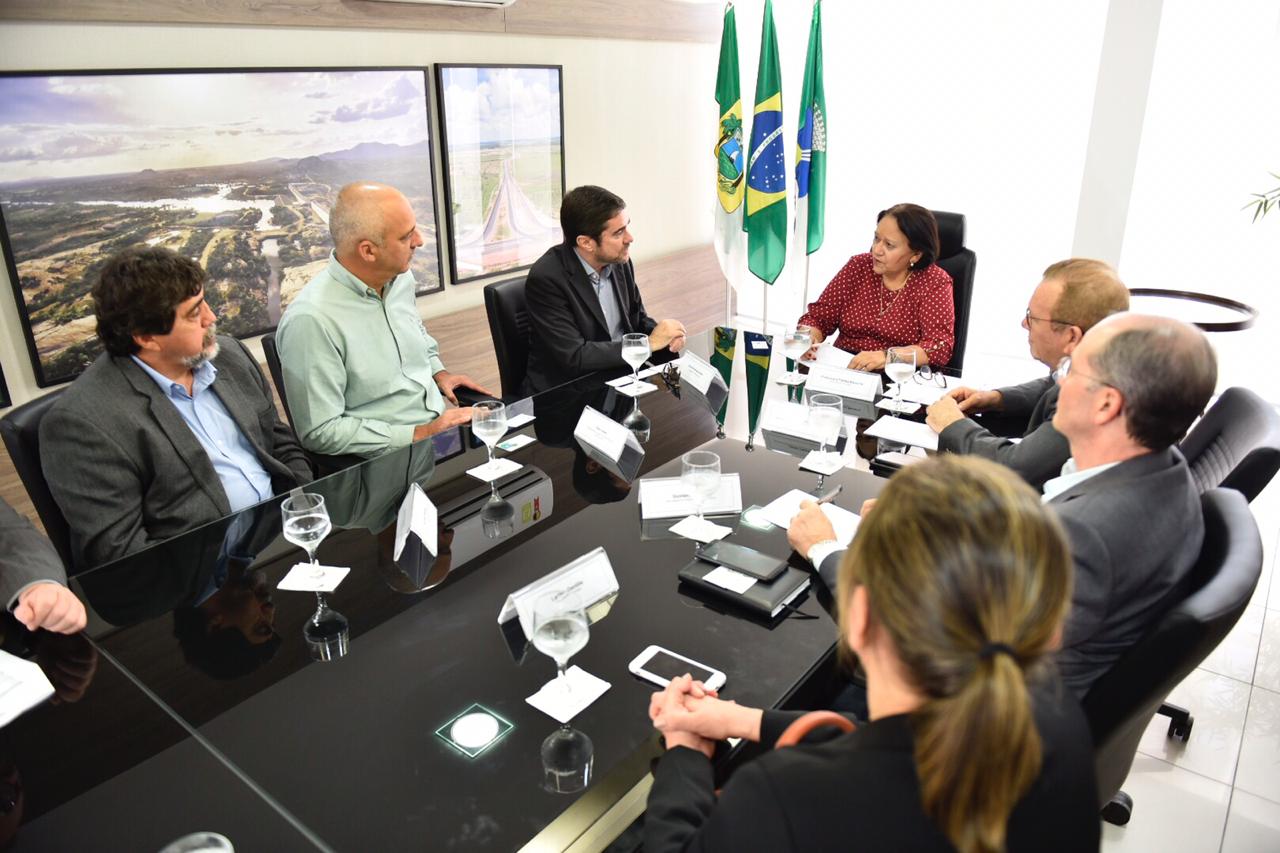 Fátima pede que empresa mantenha no RN empregos em campos que eram da Petrobras