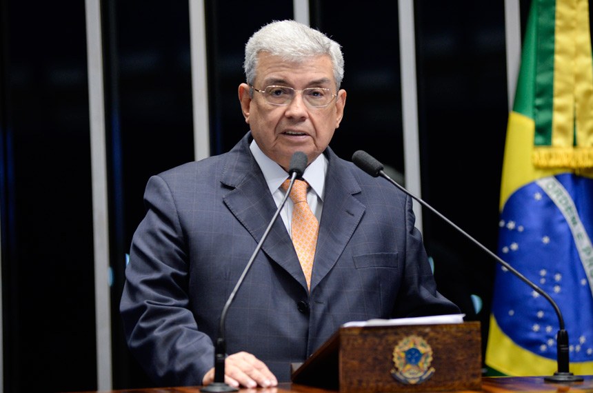 Garibaldi desmente informação sobre nova cirurgia na cabeça