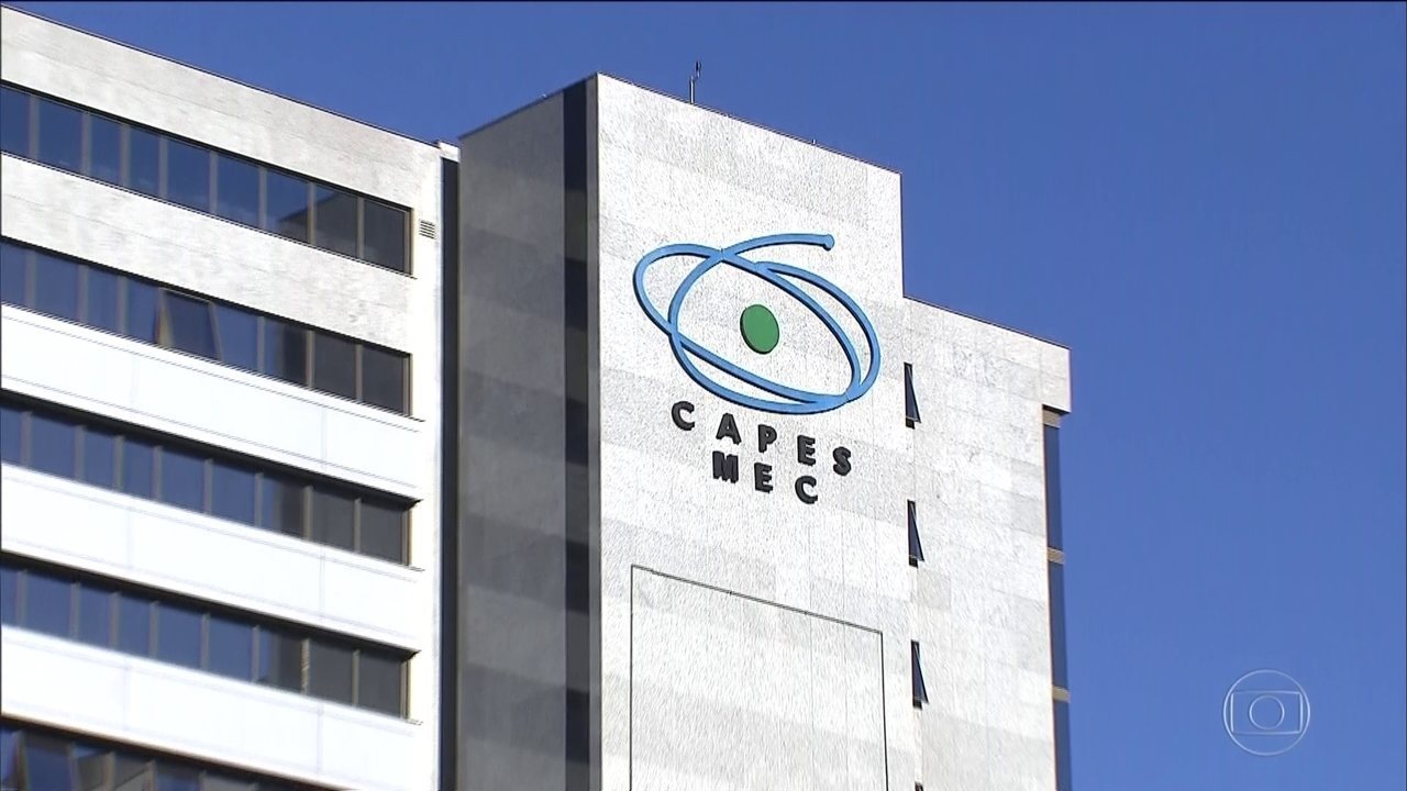 Capes anuncia corte de 5.613 bolsas de pós-graduação para este ano