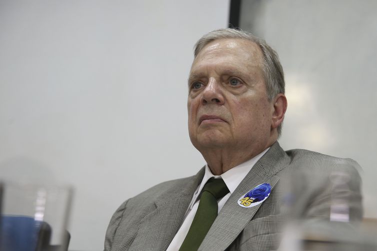 Reinclusão de estados e municípios na reforma da Previdência começa a tramitar