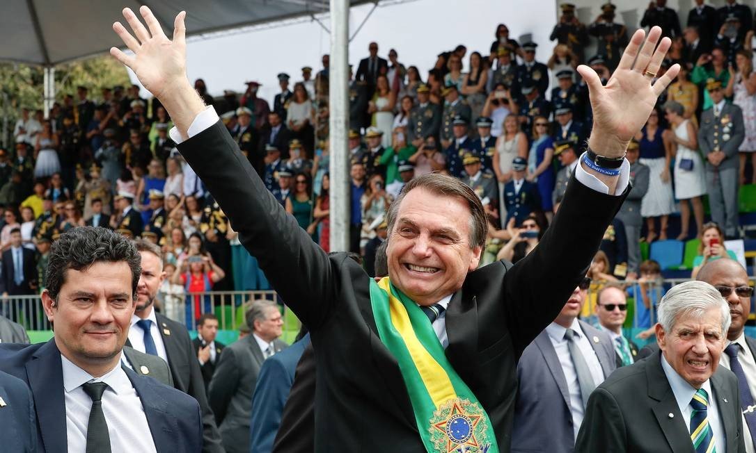 (VÍDEO) Bolsonaro e Moro são aplaudidos em desfile de 7 de setembro; assista