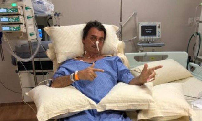 Jair Bolsonaro comemora cirurgia bem-sucedida