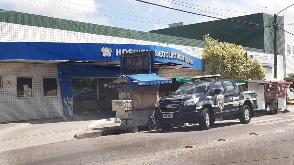 Confronto com polícia termina com a morte de dois assaltantes; quatro presos