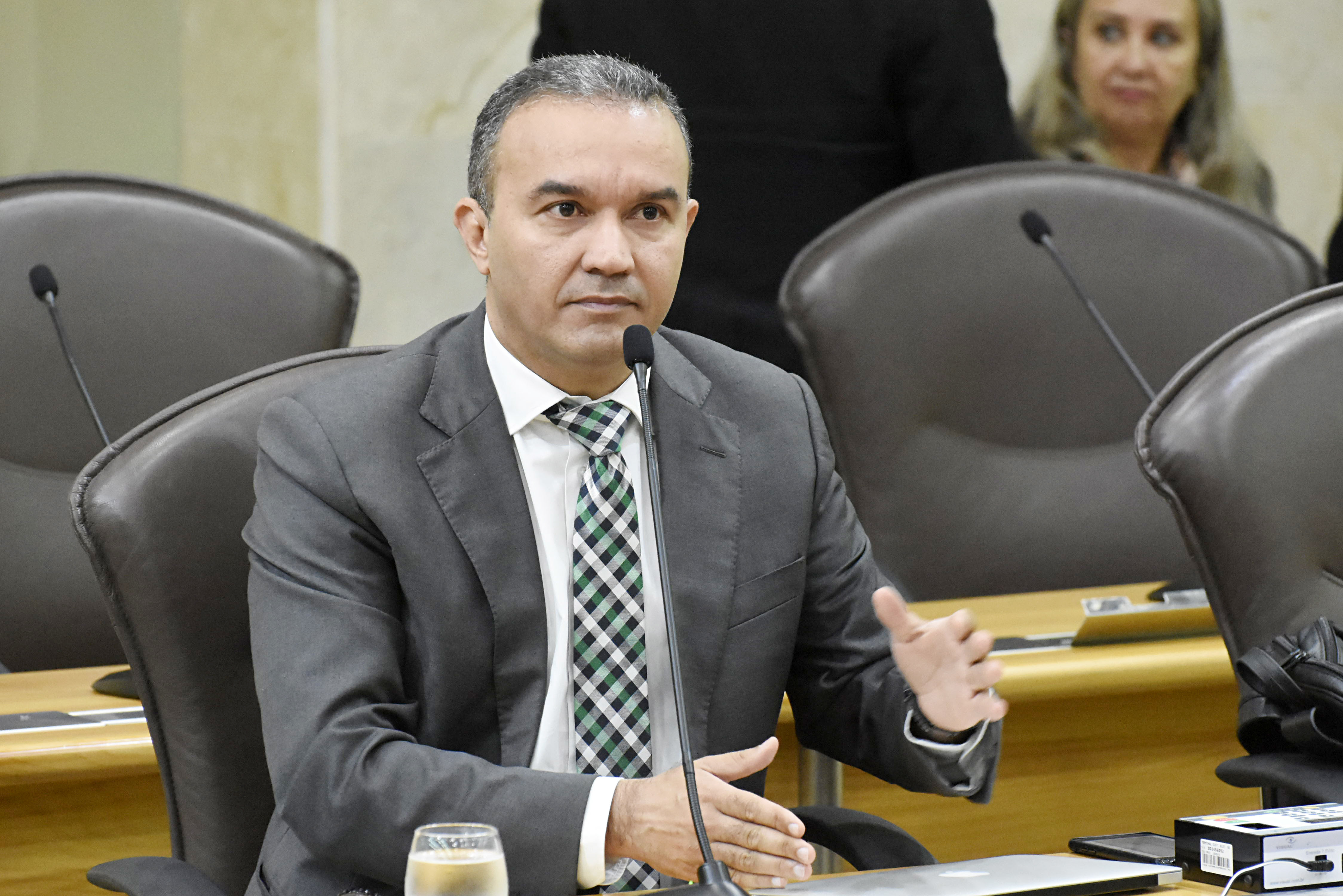 Kelps cobra uso de royalties para pagar atrasados: RN já arrecadou R$ 100 mi
