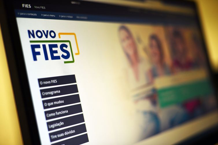 Quem está fora do ensino superior tem até hoje para concorrer ao Fies