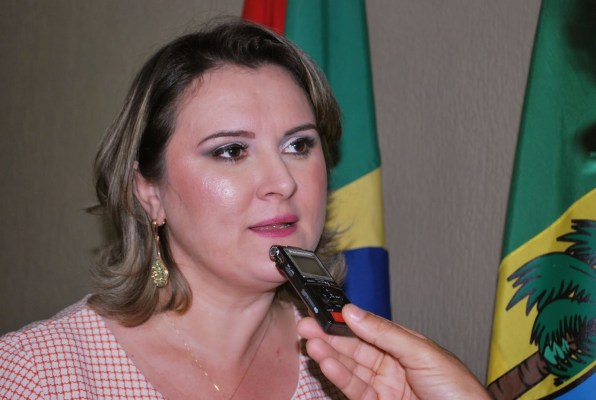 Ex-prefeita de cidade do RN passa a usar tornozeleira eletrônica