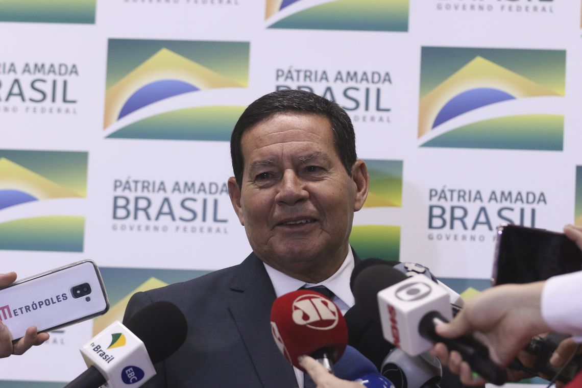 Mourão receberá projeto de Fátima e visitará palco de massacre religioso no RN