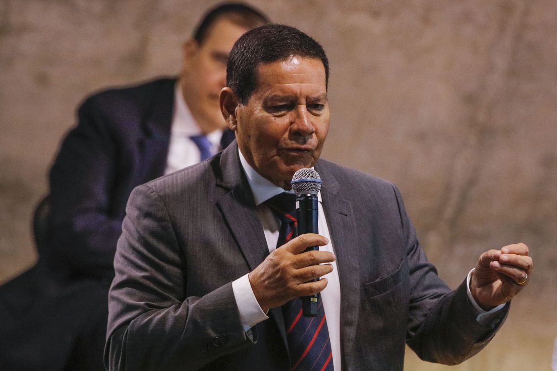 Mourão diz que para retomar crescimento é preciso debelar crise fiscal