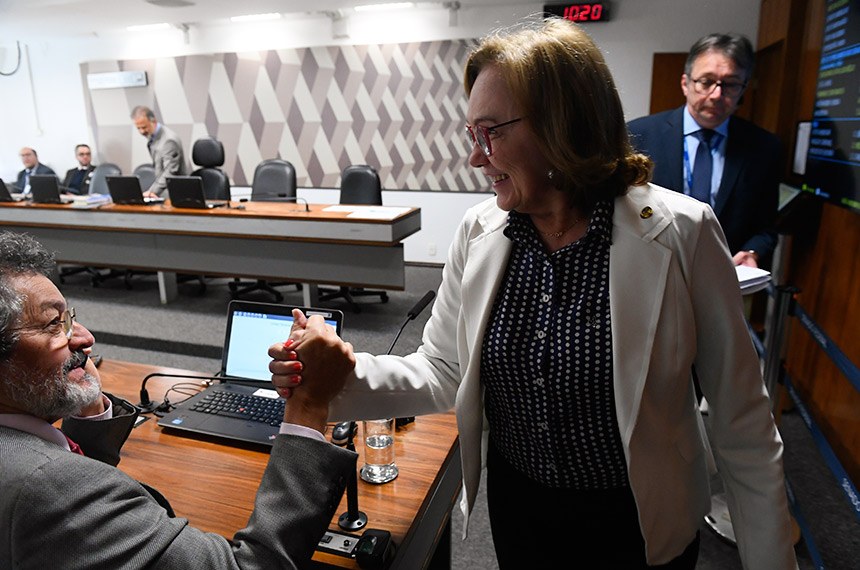 Por iniciativa de Zenaide, Senado debaterá financiamento do Mais Médicos