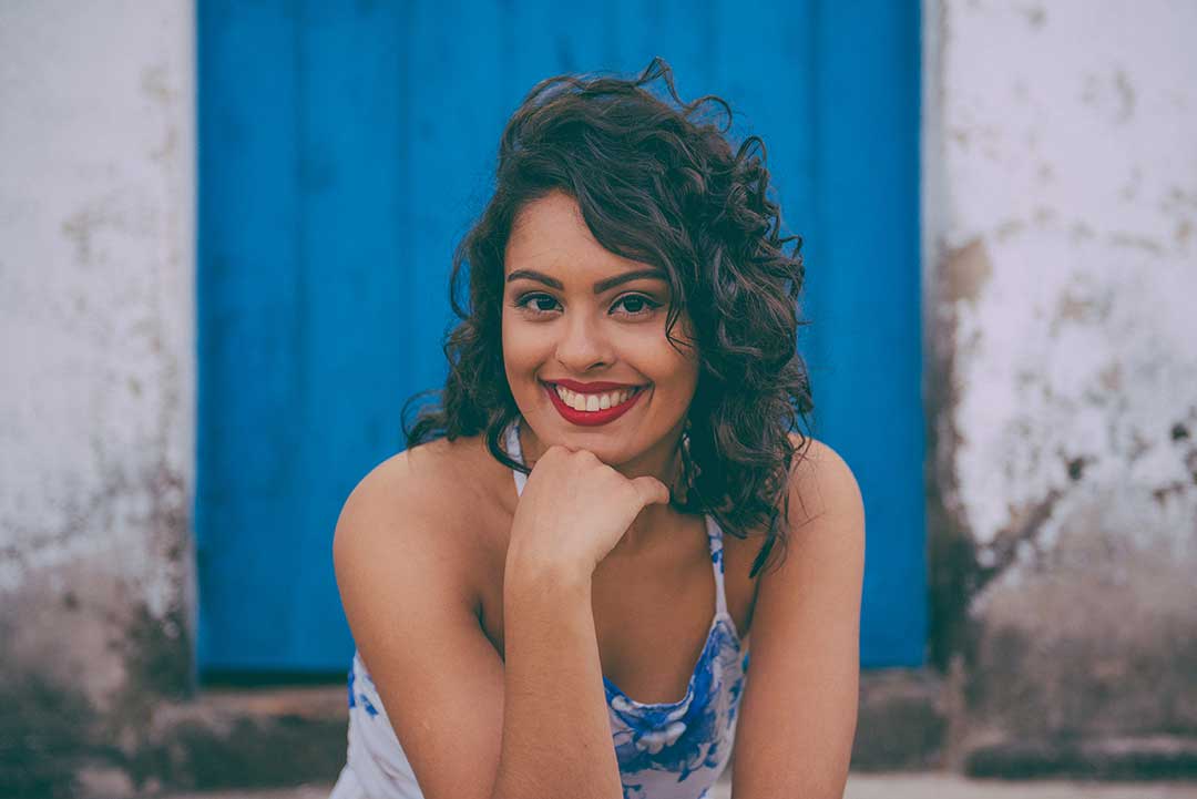 Dani Cruz lança EP “Afoita” em evento gratuito no Mahalila Café & Livros