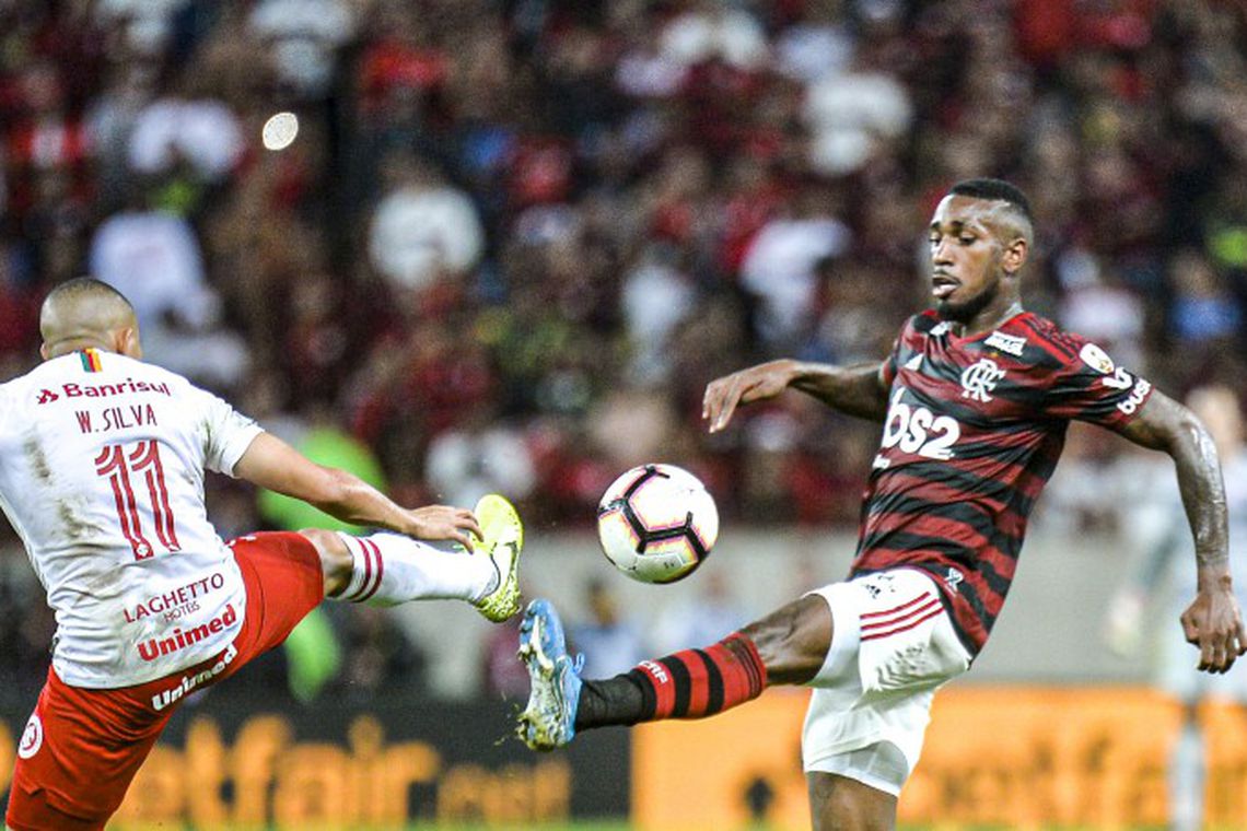 Flamengo vence Inter e amplia vantagem no Brasileiro