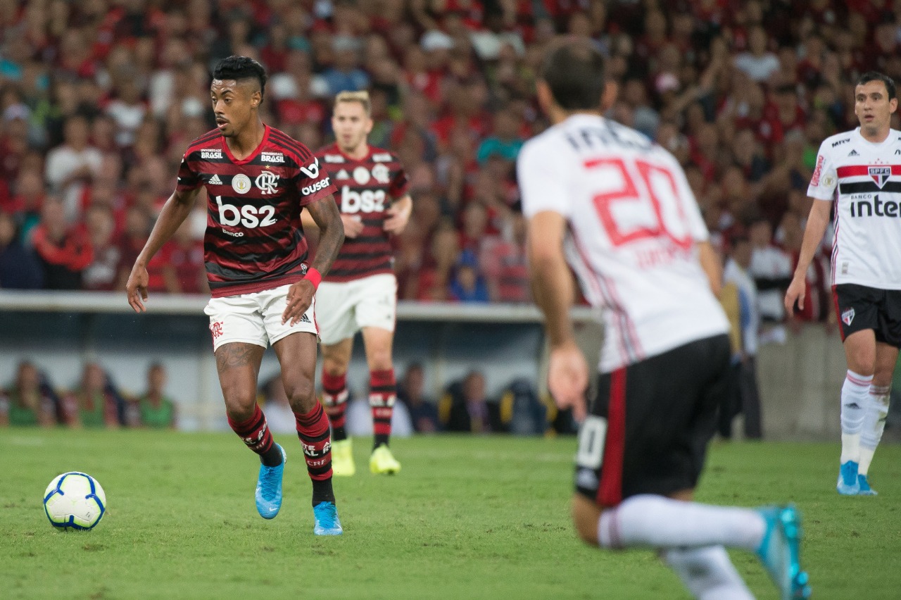 Flamengo e São Paulo empatam na estreia de Fernando Diniz