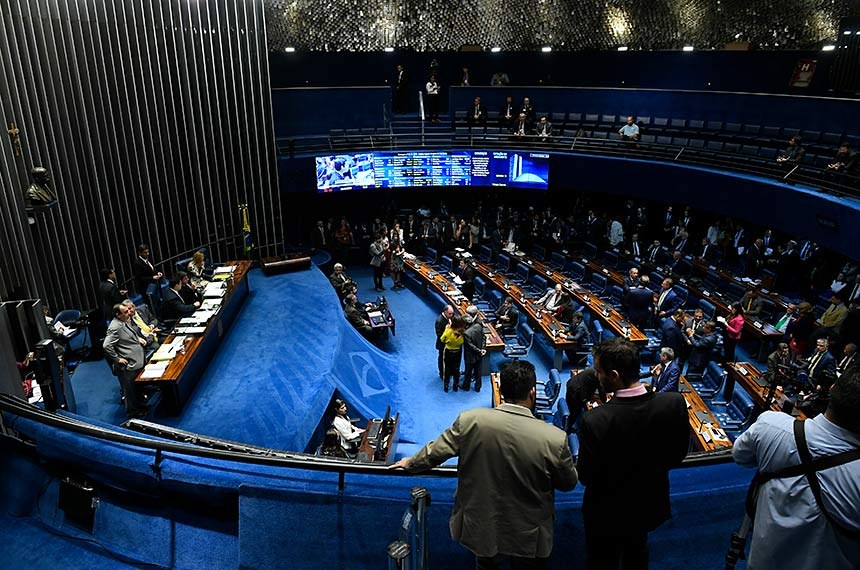 Plenário deve votar PEC da reforma da Previdência amanhã