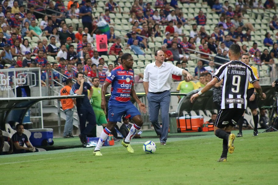 Fortaleza derrota Botafogo no retorno do técnico Rogério Ceni