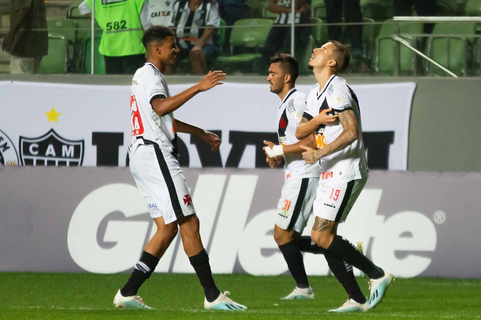 Corinthians e Vasco vencem pelo Brasileiro