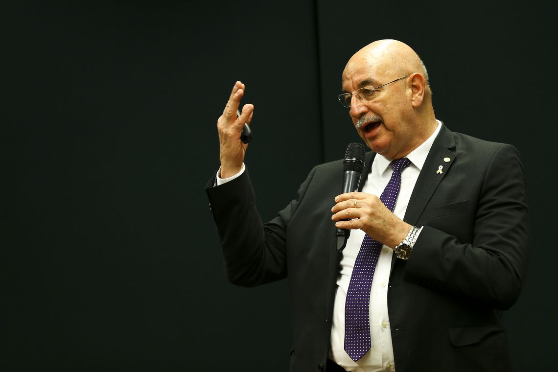 Programa Criança Feliz terá orçamento de R$ 800 milhões, diz ministro