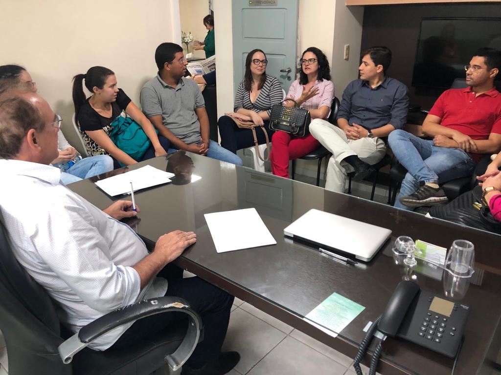 Médicos de Natal paralisam atividades nesta quarta-feira