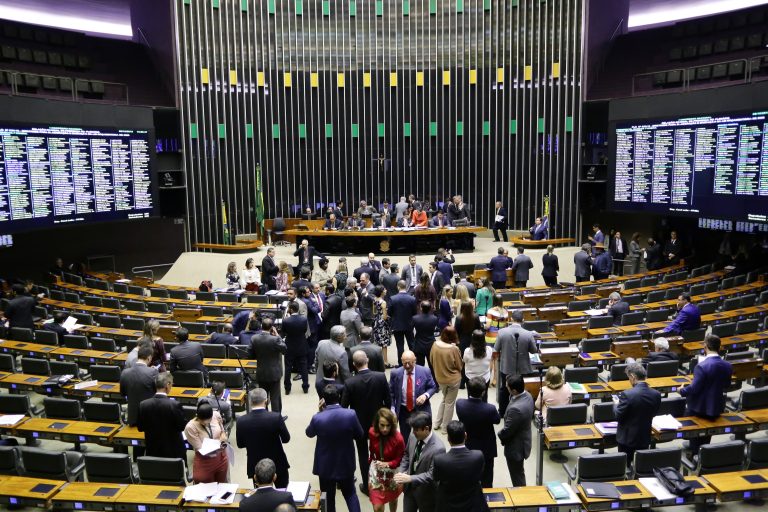 Congresso aprova remanejamento de R$ 3 bilhões do Orçamento