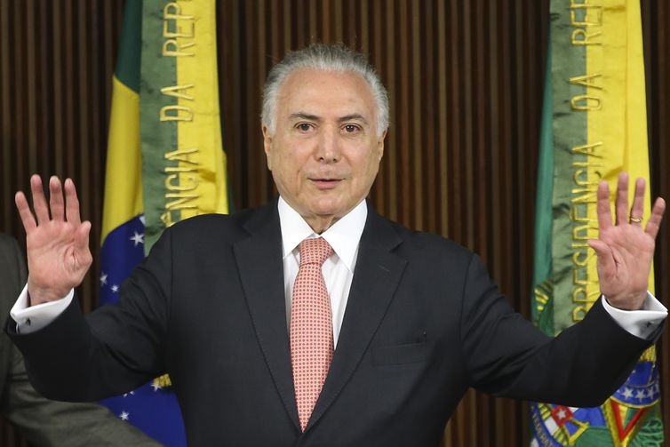 TRF2 permite a Temer sair do Brasil para palestra na Inglaterra